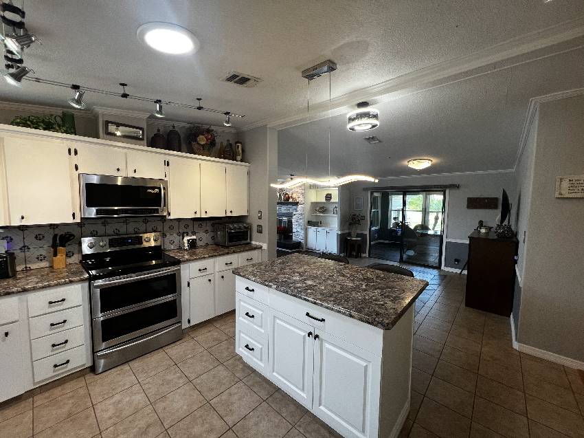 194 Fairway Circle a Winter Haven, FL Mobile or Manufactured Home for Sale